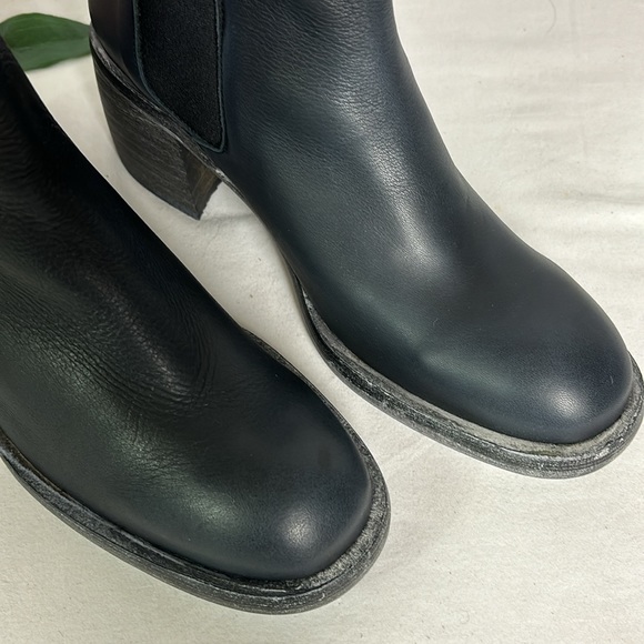 NWOB Free People Essential Chelsea Womens Black Leather Stacked Heel Boots - Picture 3 of 8